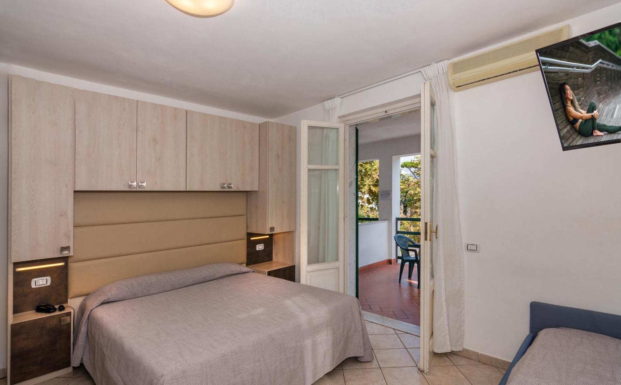 מרינה די מסה Hotel Eura מראה חיצוני תמונה